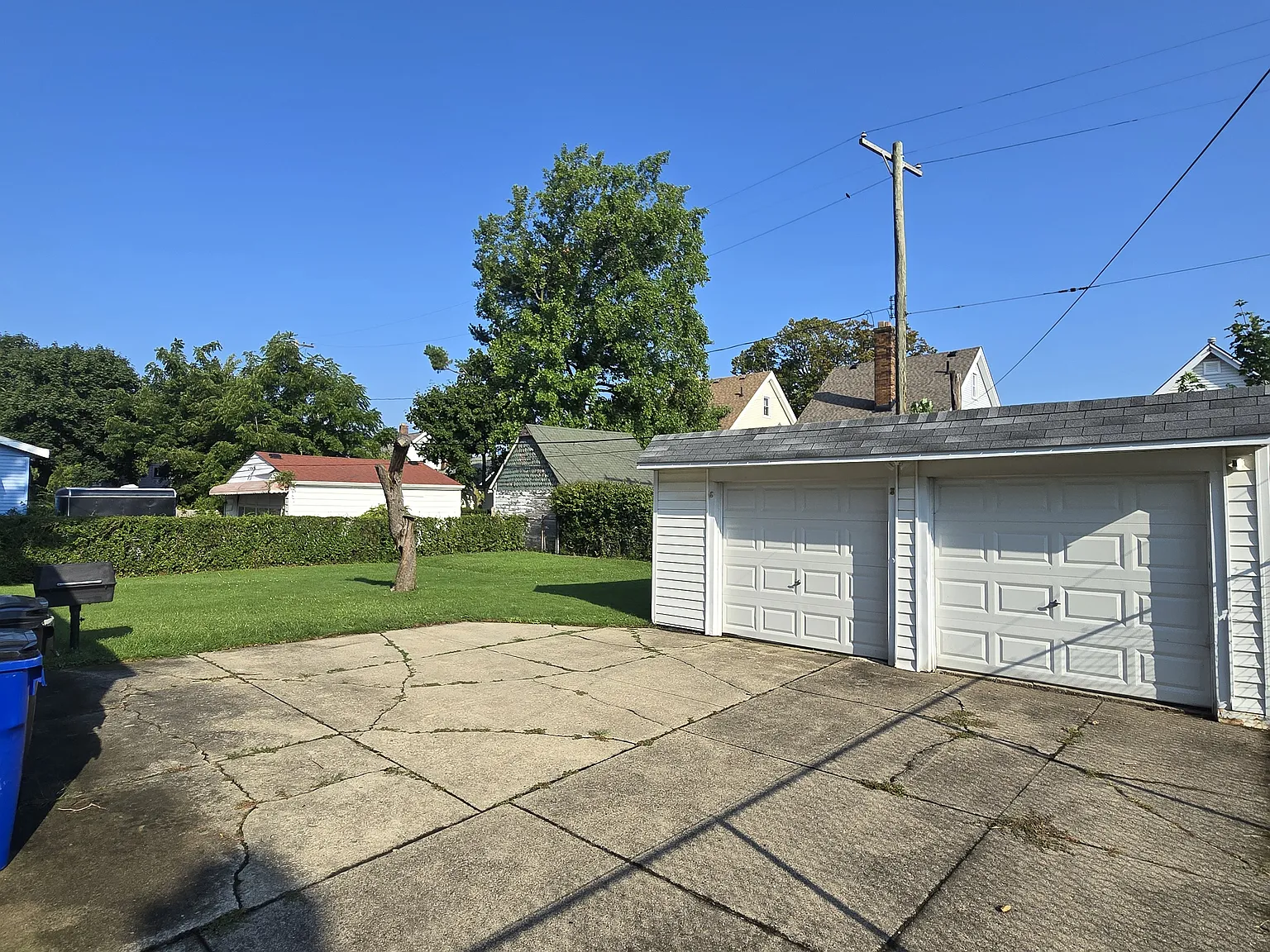 3 bed, 1.5 bath, 1026 sqft, $1,500 — Photo 3
