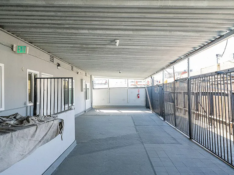 1011 San Julian St #204 — Photo 20