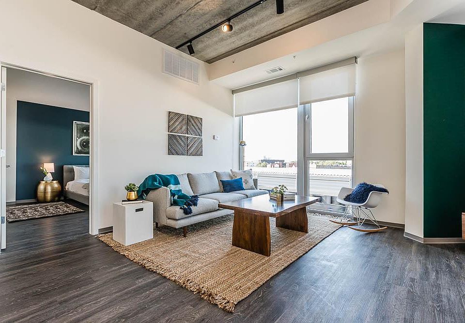 1st image of 1914 N Milwaukee Ave #607