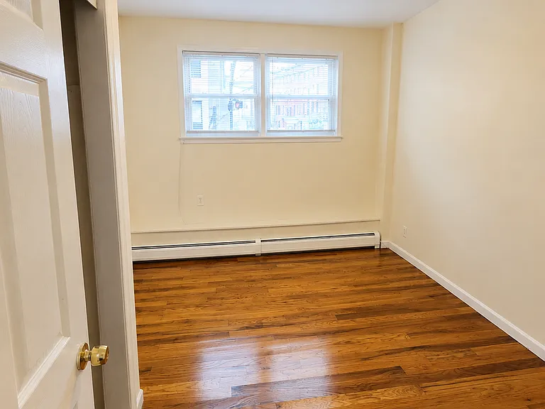 233 Barrow St #1 — Photo 4