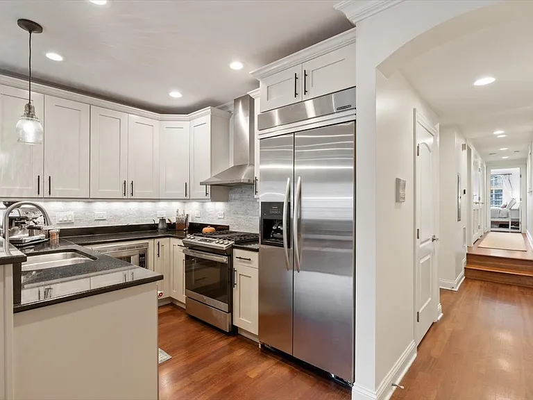 3723 N Wilton Ave #2 — Photo 8