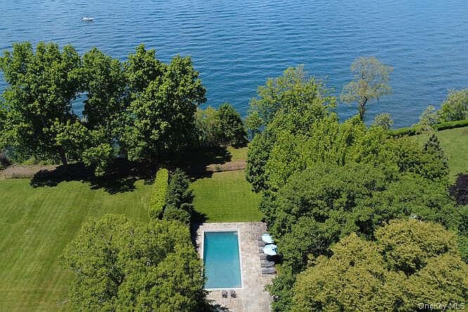 1st image of 7 Cedar Lane