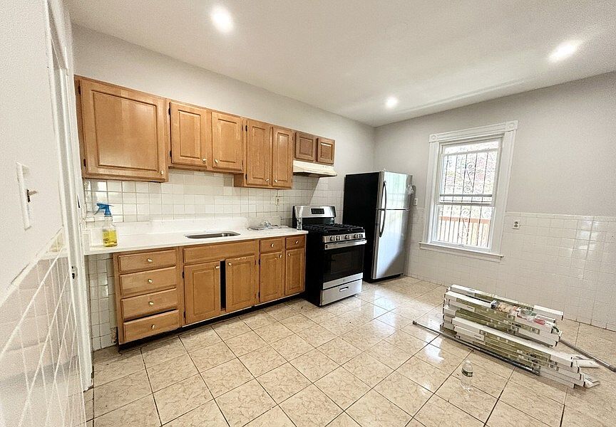 2nd image of 22 Humphreys St Unit 1-B