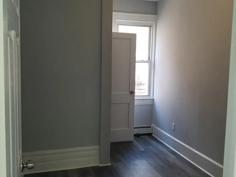 267-269 Goldsmith Ave #3 — Photo 7
