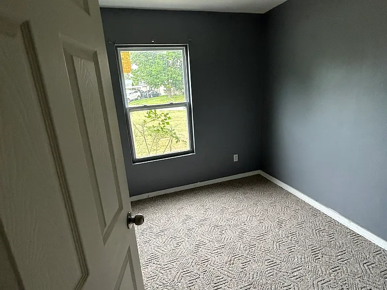 523 Saint Paul Dr — Photo 10