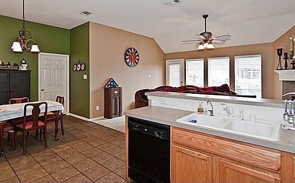 5th image of 3200 Ash Ln