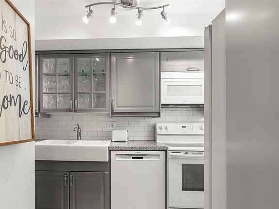 2nd image of 400 Glennes Ln APT 107