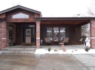 1805 Devoe Dr, Lincoln, NE 68506