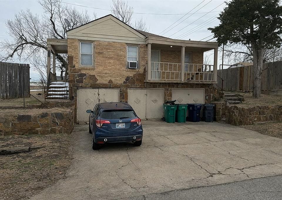 2nd image of 2768 NW 23rd St