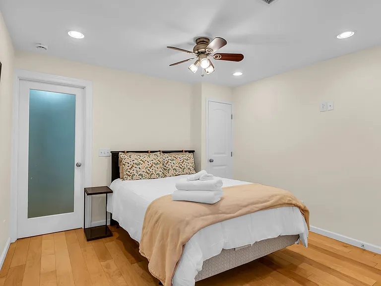 929 Fatherland St #B — Photo 12