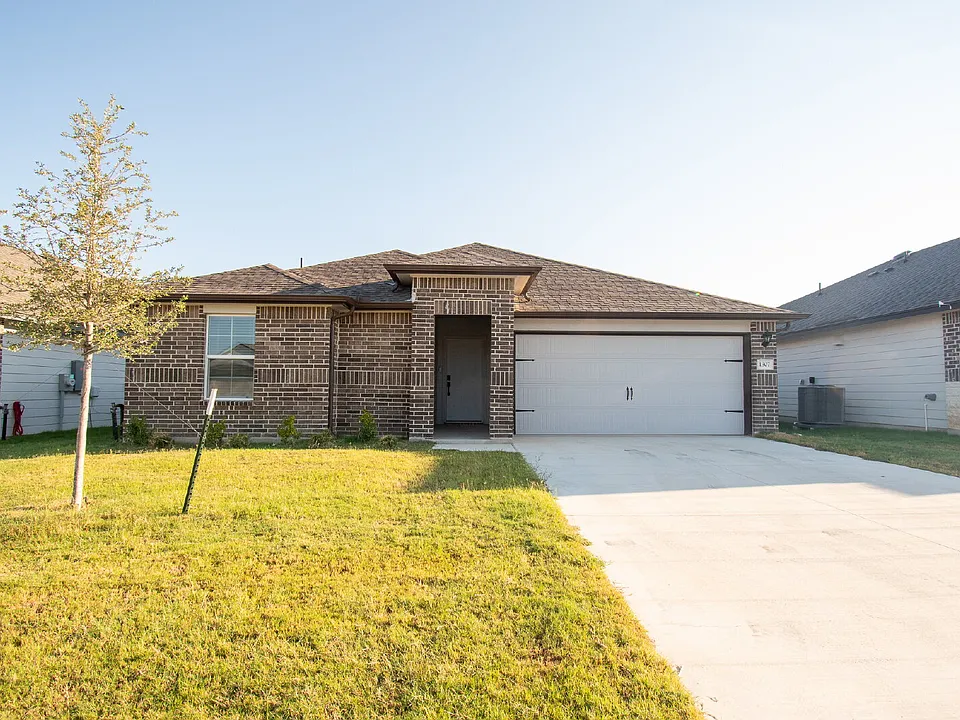 1307 Iron Horse Dr