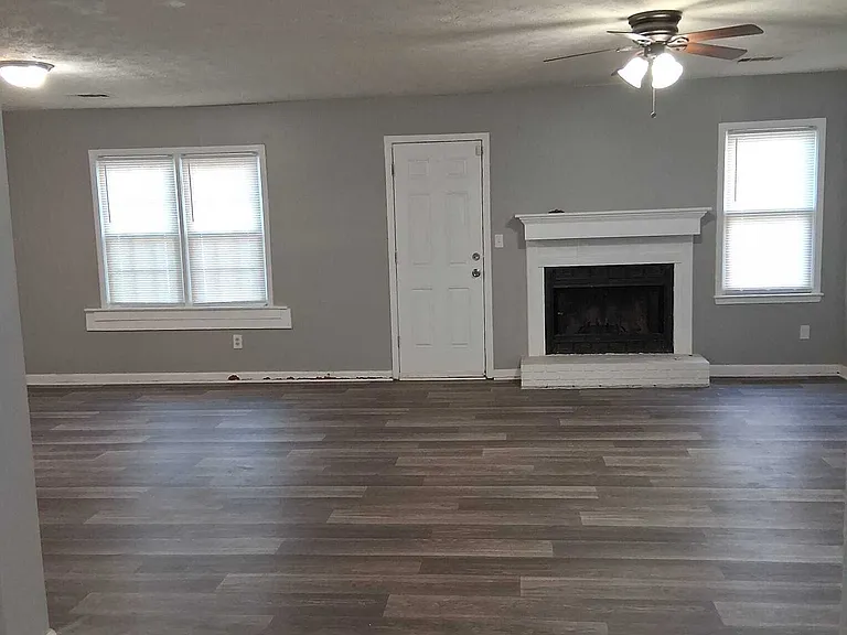 2798 Country Ct SE #B — Photo 12