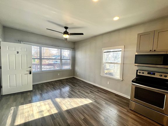 4th image of 607 N Ruby St #2