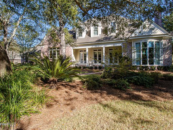 2nd image of 4 Cedarwood Ln