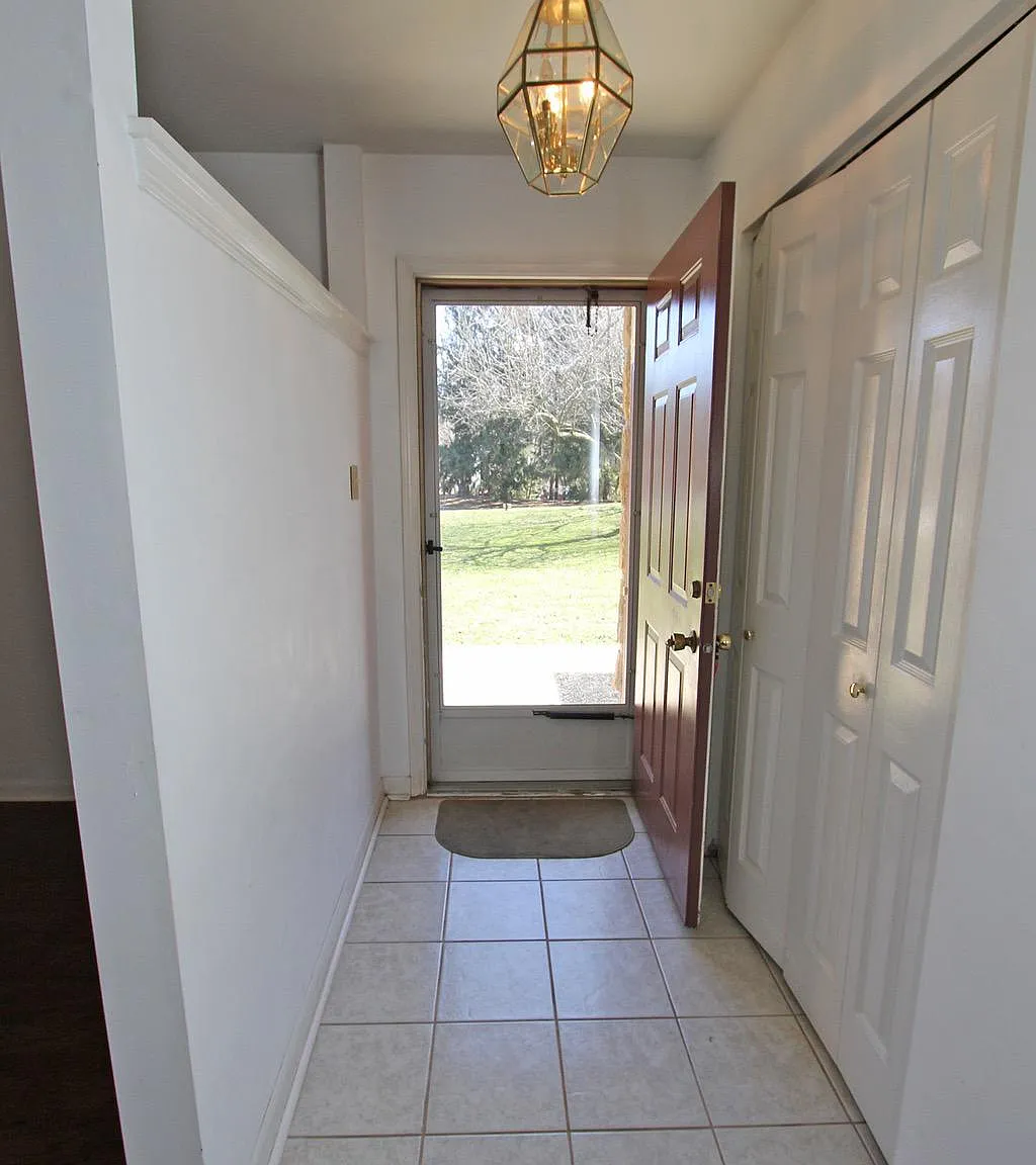 3 bed, 1476 sqft, $2,500 — Photo 3