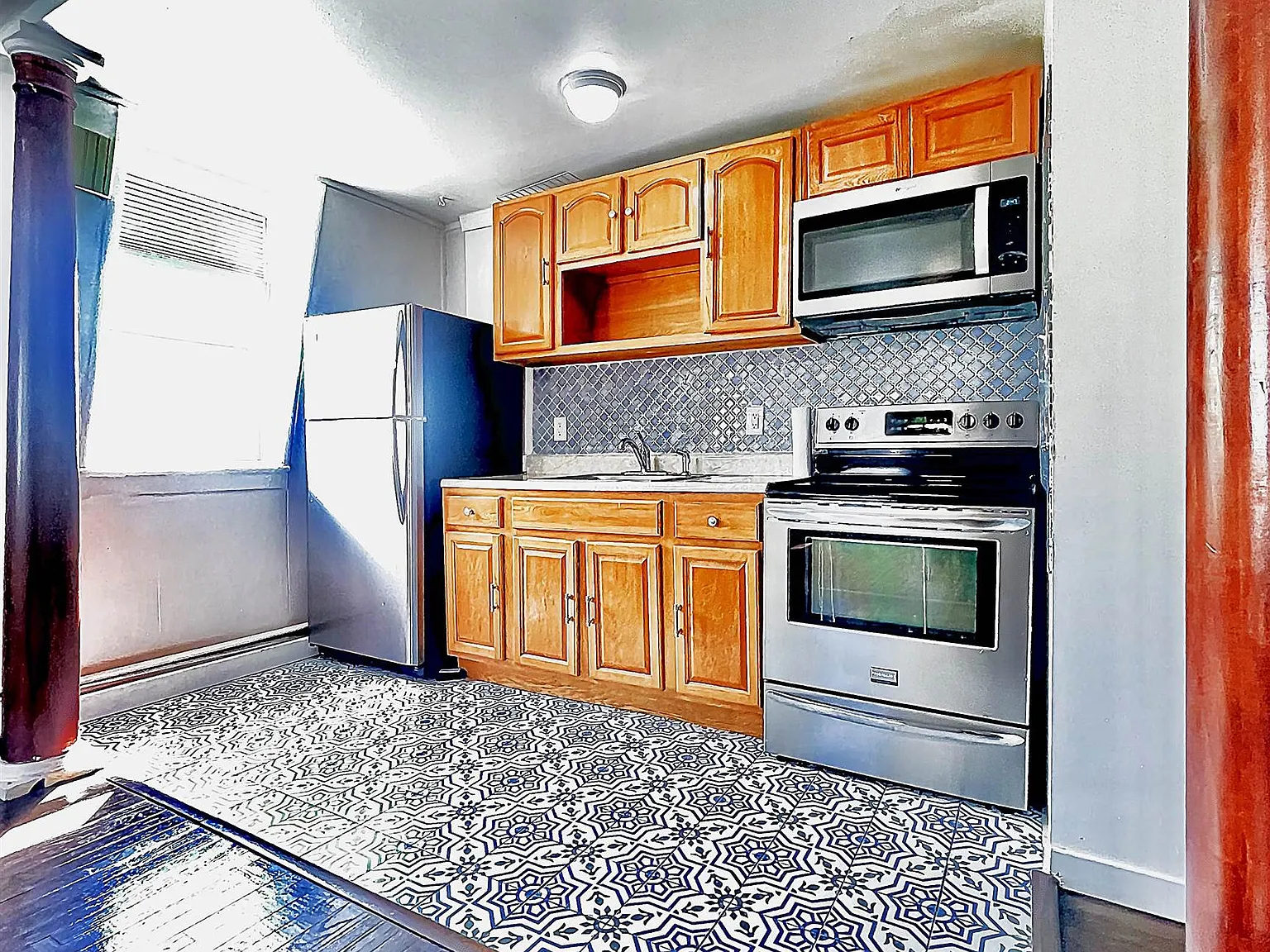 108 Fairview Ave — Photo 3