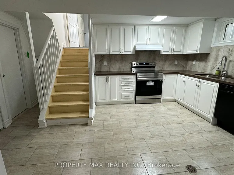 30 Glenabbey Dr #BASEMENT — Photo 9