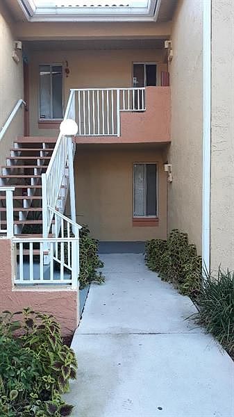 1st image of 1081 Coral Club Dr #1081