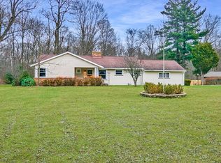 4075 Som Center Rd, Moreland Hills, OH 44022