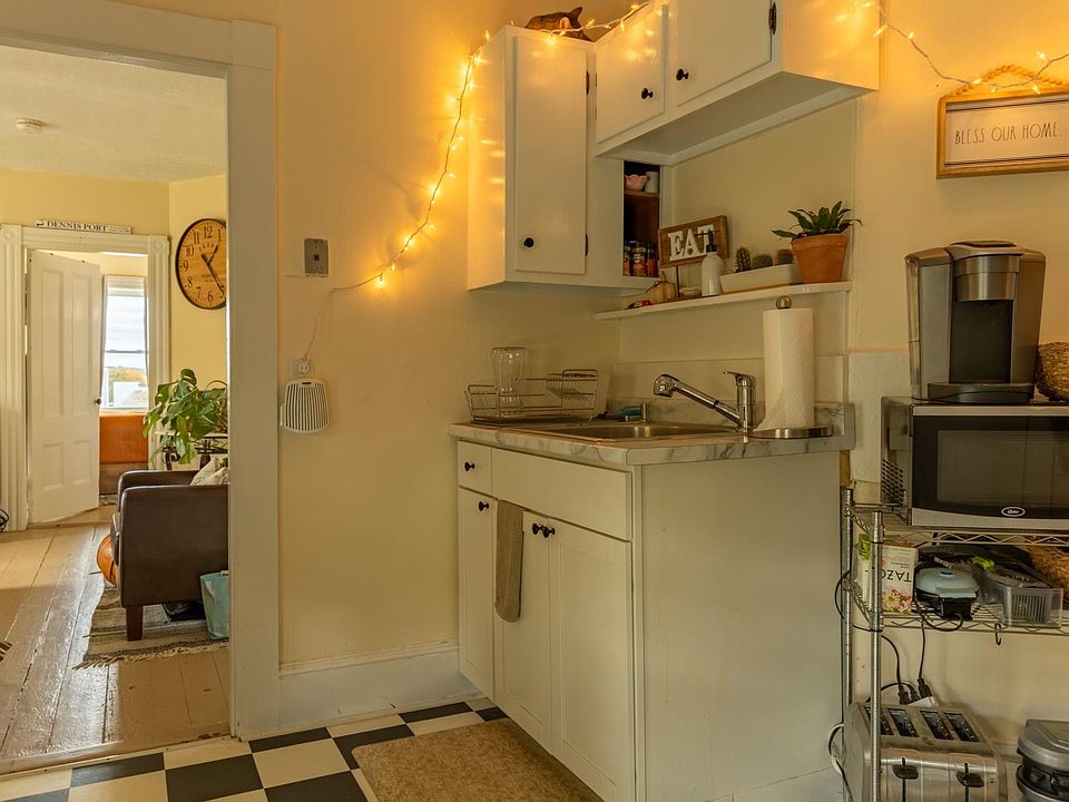 19 Briscoe St Beverly, MA Zillow