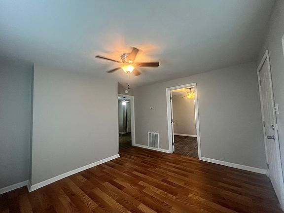 3rd image of 806 Pryor St