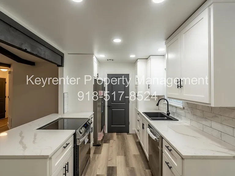 2213 E Seattle St — Photo 6