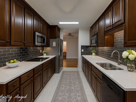 3rd image of 116 Manor Way