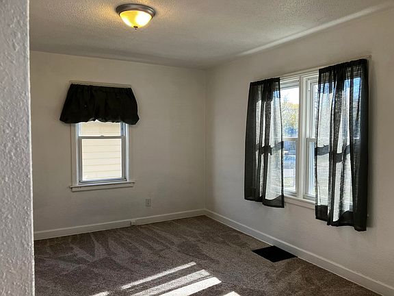 5th image of 2315 Green St