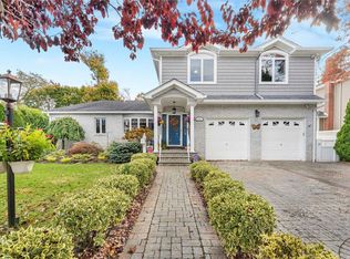 2686 Falcon St, East Meadow, NY 11554