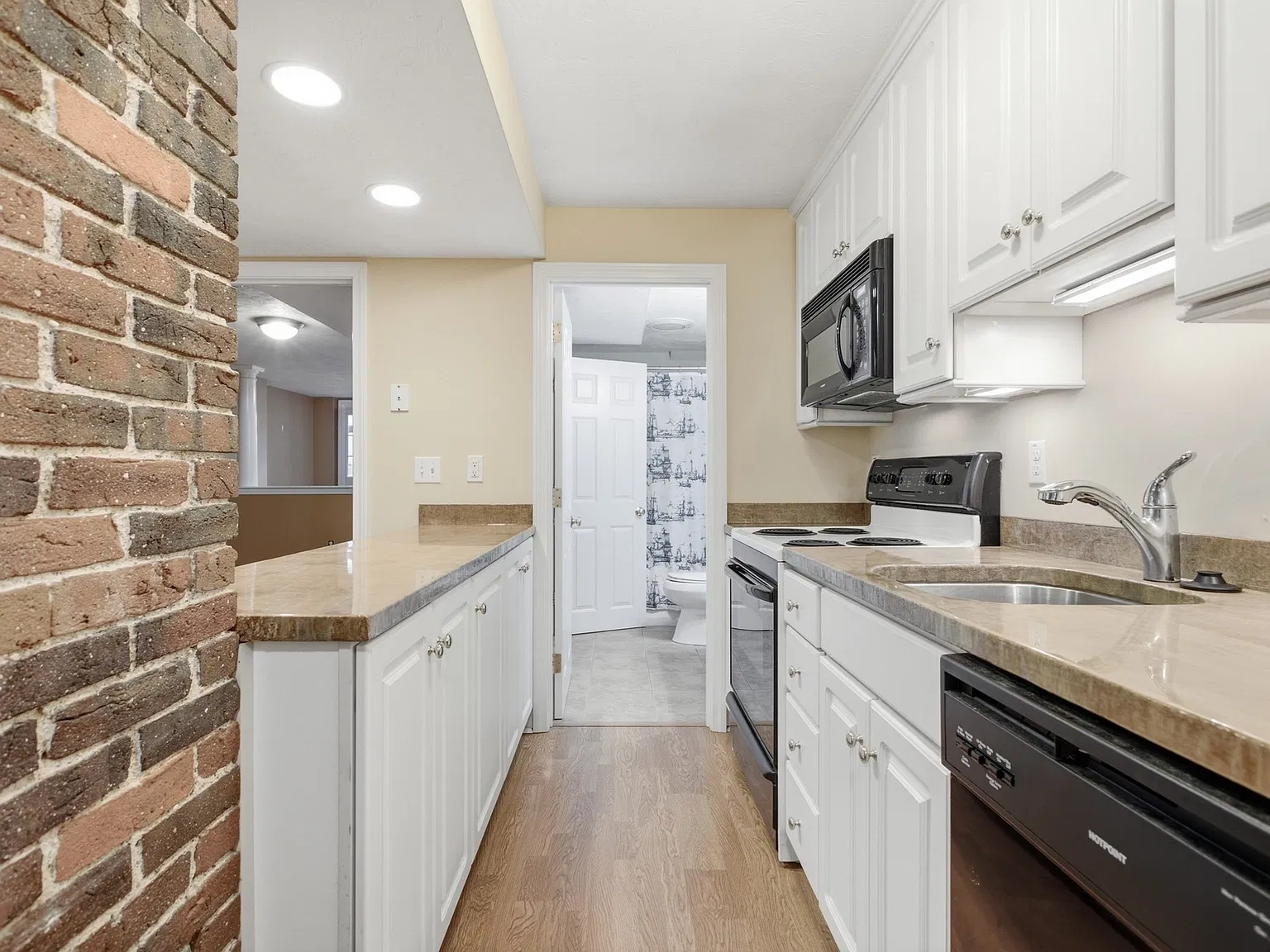 1 bed, 600 sqft, $3,000 — Photo 3