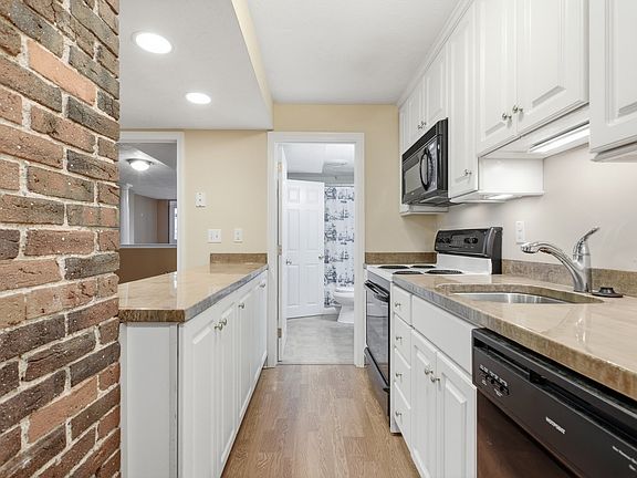 3rd image of 12 Auburn St #1