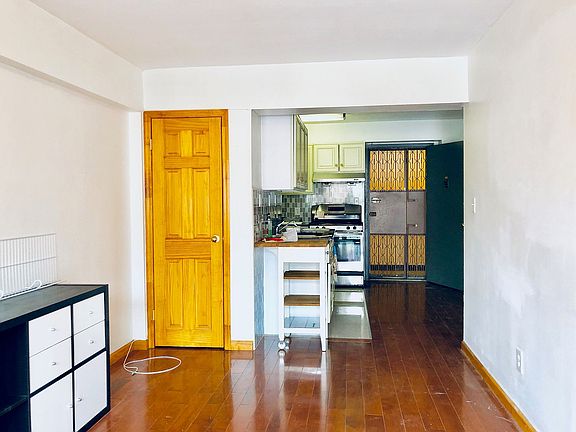 3rd image of 135 Division St APT 4C