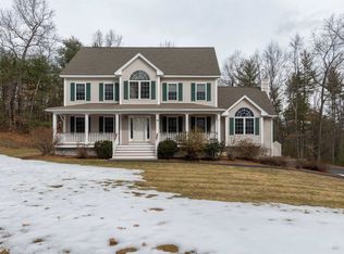 9 Bear Run Dr, Litchfield, NH 03052