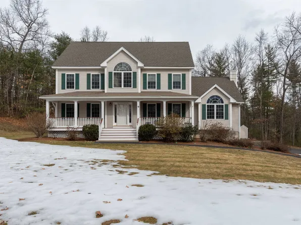 9 Bear Run Drive, Litchfield, NH 03052
