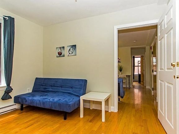 5th image of 106 Tyler St