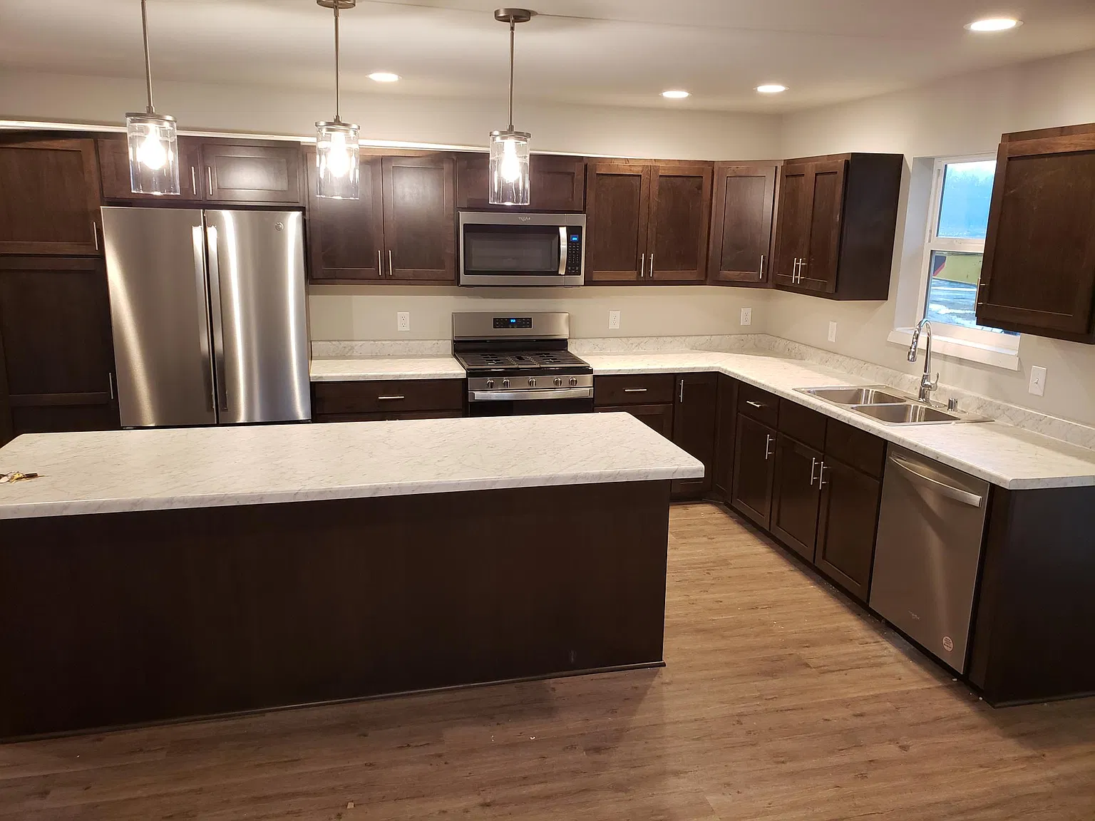 3 bed, 2.5 bath, 1615 sqft, $2,575 — Photo 4