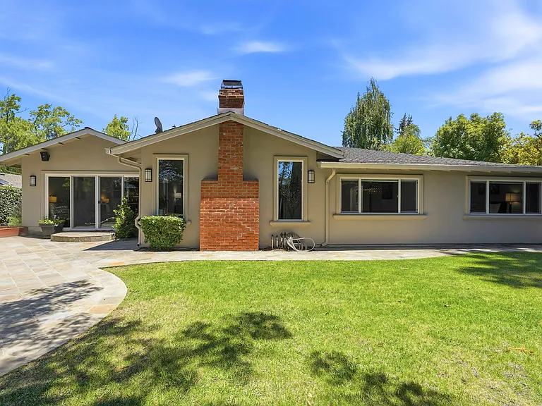 260 Chateau Dr — Photo 35