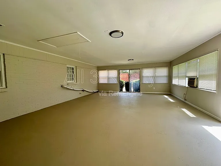 712 Sir Michael Dr — Photo 34