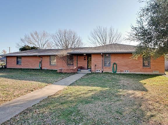 2nd image of 1222 Skyline Dr