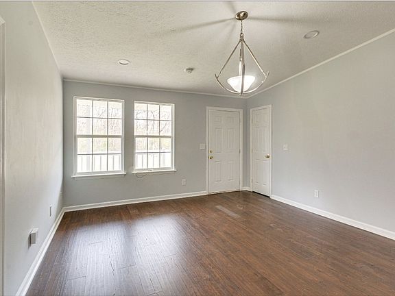 4th image of 520 Anderson Ave