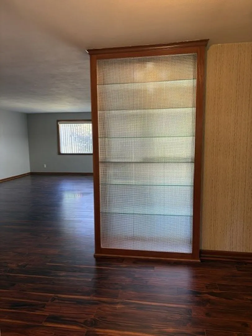 Single story ranch style home — Photo 4