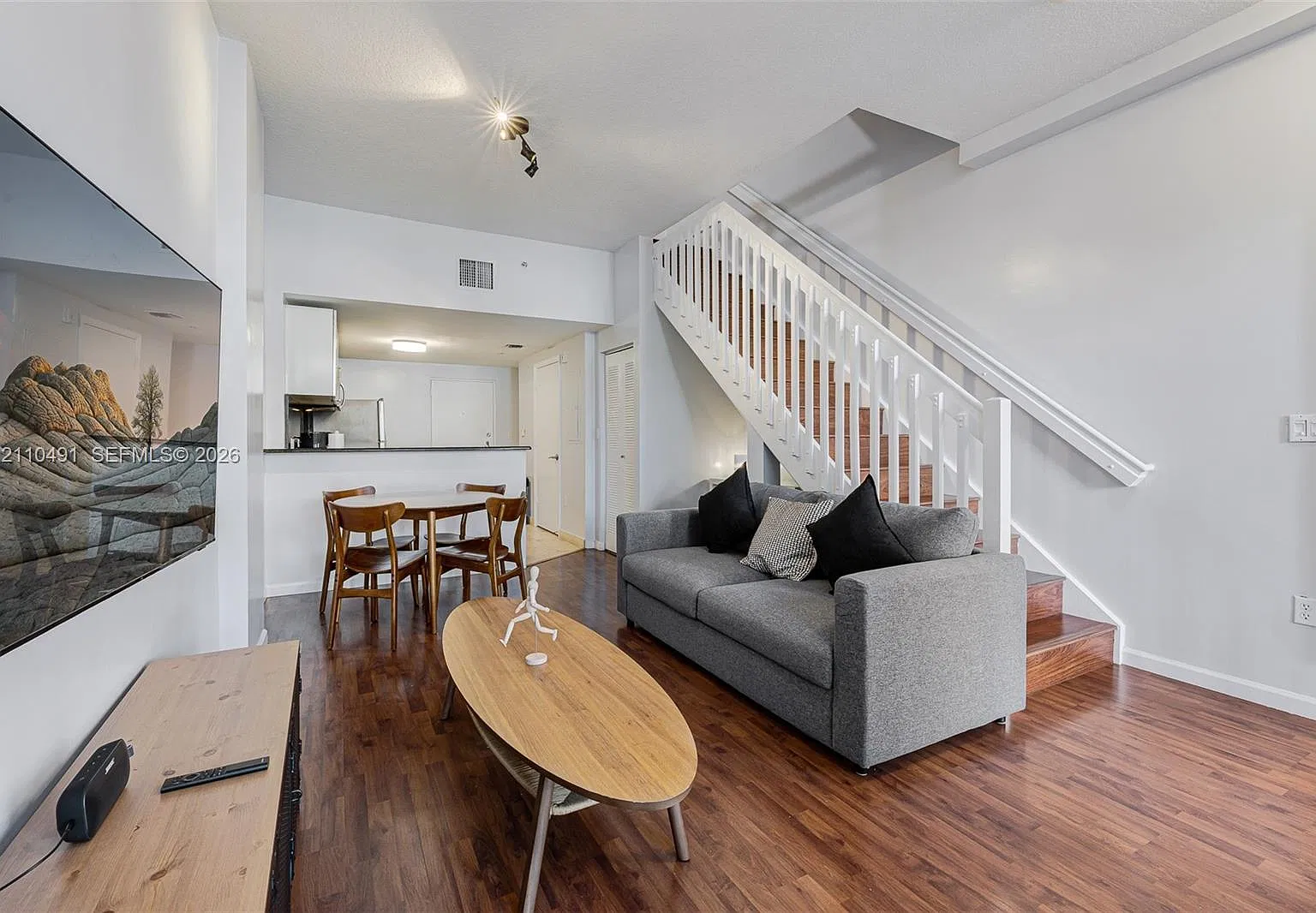 3339 Virginia St — Photo 2