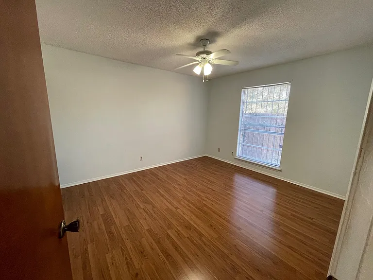4911 Arbor Ridge Dr — Photo 7