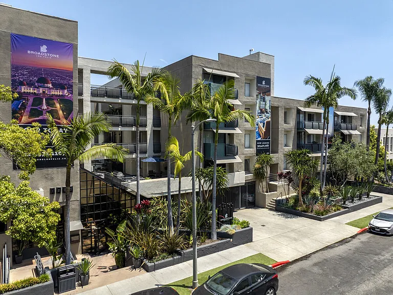 Broadstone Los Feliz — Photo 6