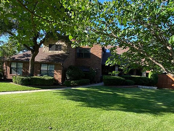 2nd image of 1418 Hidden Oaks Cir