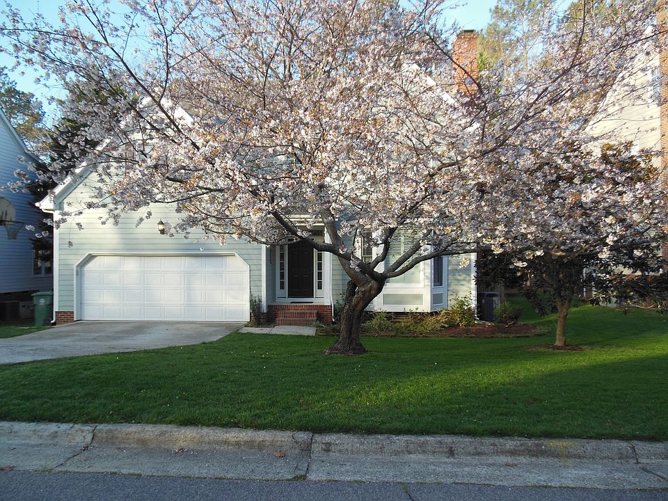 1st image of 116 Huntsmoor Ln