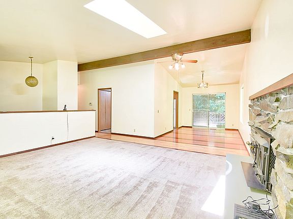 5th image of 3031 Sahalee Dr W