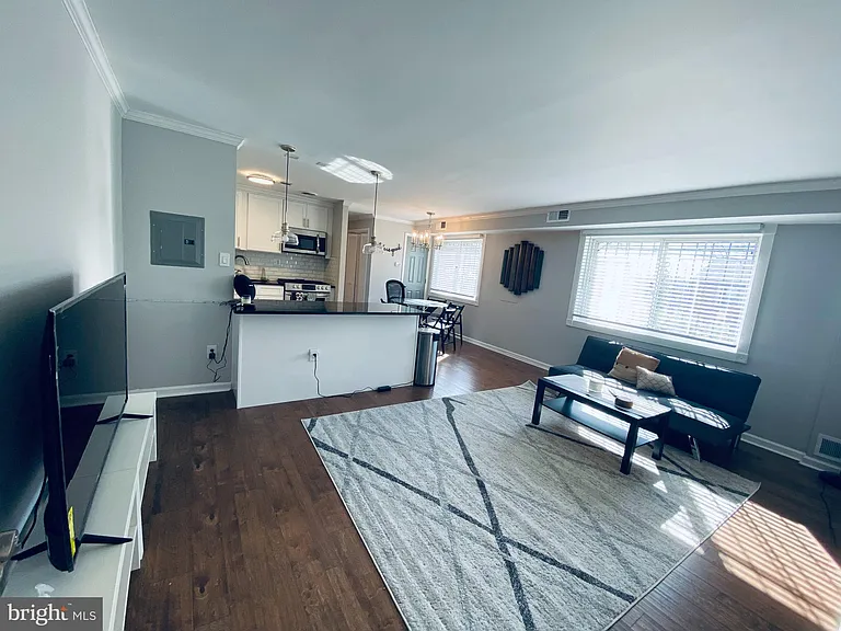 1221 N Quinn St #1 — Photo 7