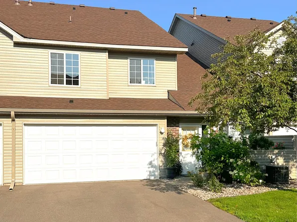 2352 Oakridge Cir, Hudson, WI 54016