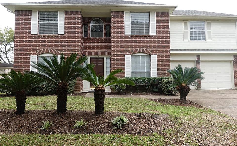 1st image of 202 Scarlet Maple Dr